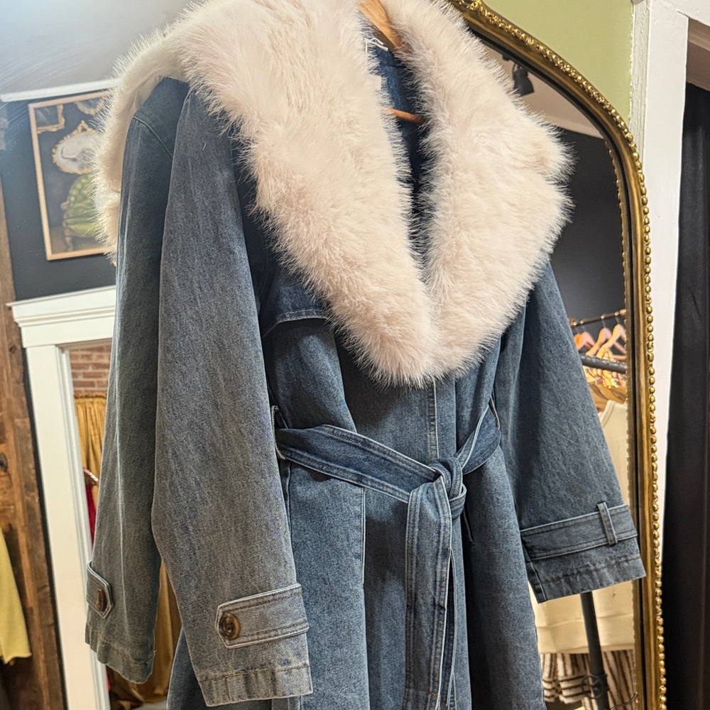 Astrid Denim Trench Coat with Plush Faux Fur Collar - Blue and Cream - Picture 3 of 4